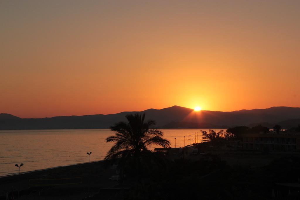 Gumuldur Mavi Deniz Hotel Екстер'єр фото